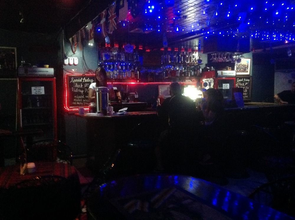 The Southern Cross Hotel Манила Екстериор снимка