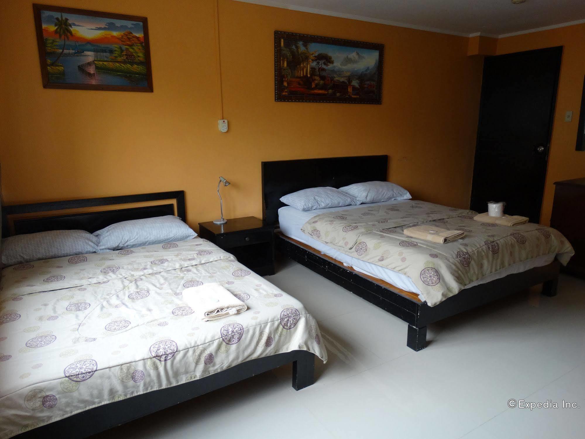 The Southern Cross Hotel Манила Екстериор снимка