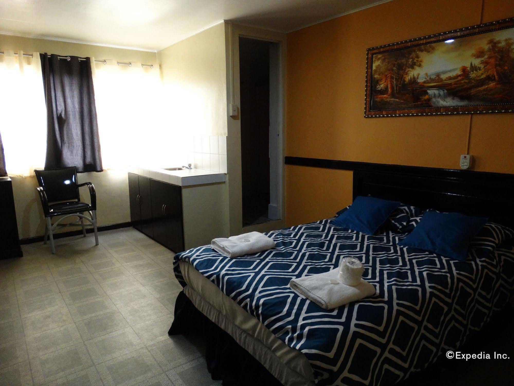 The Southern Cross Hotel Манила Екстериор снимка