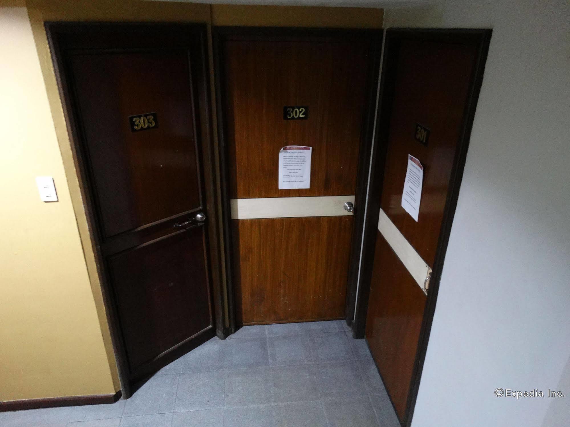The Southern Cross Hotel Манила Екстериор снимка